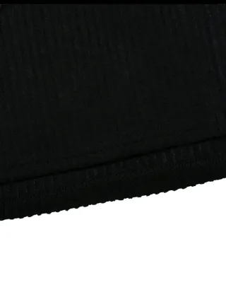 Vestido negro ajustado con drapeado