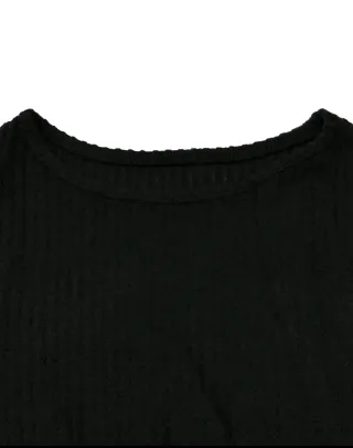 Vestido negro ajustado con drapeado