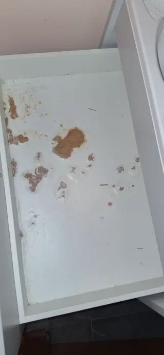 Cambiador bebé con bañera incluida.