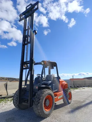 Carretilla Ausa C250H 4x4