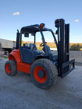 Carretilla Ausa C250H 4x4