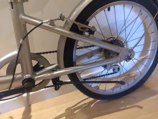 Bicicleta plegable plateada