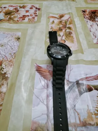 El precio de los relojes 3×5=15 euros