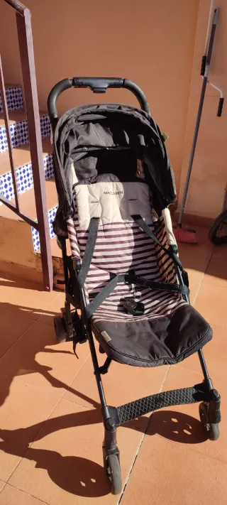 Silla de paseo Maclaren plegable.