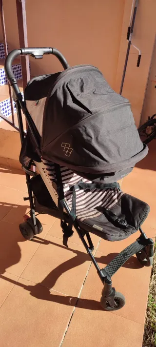 Silla de paseo Maclaren plegable.