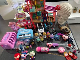 Lote de juguetes variados