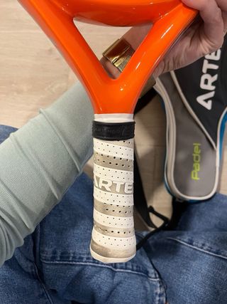 Pala Padel Artengo 820D + Funda