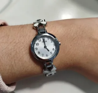 Reloj Lotus Plata y Blanco