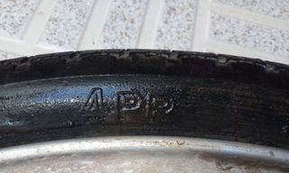 Juego de llantas de moto