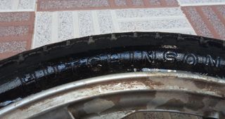 Juego de llantas de moto