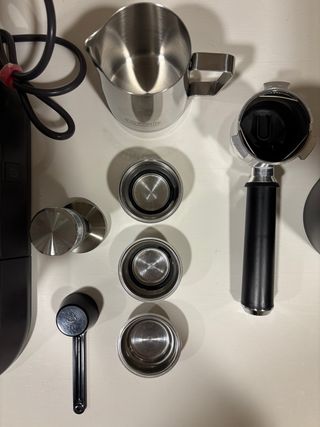 Cafetera Delonghi Dedica Arte Gris Metalizado