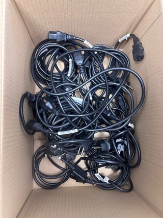 Cables alimentación pantalla PC (usados)