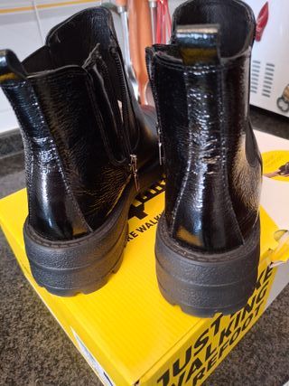 Botines 24 HRS negros nuevos