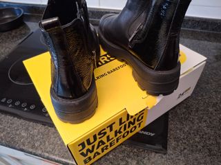 Botines 24 HRS negros nuevos