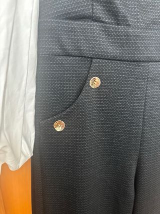 Mono The IQCollection negro y blanco