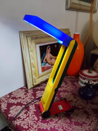 Lampada da tavolo Tucano anni 80 designer Benetton