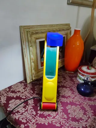 Lampada da tavolo Tucano anni 80 designer Benetton
