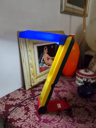 Lampada da tavolo Tucano anni 80 designer Benetton