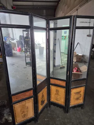 Biombo antiguo de madera y espejo