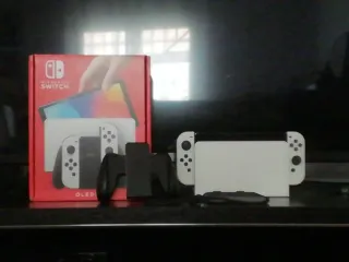 Nintendo Switch + Juegos y Accesorios