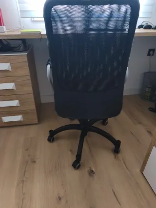 Silla de escritorio giratoria con ruedas