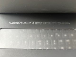 Teclado Logitech Rugged Folio iPad 7ª, 8ª y 9ª gen