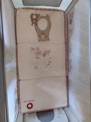 Cuna de viaje infantil con puerta