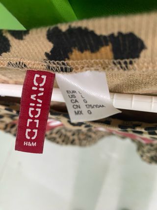 Camiseta H&M Animal Print Spoilt Talla L