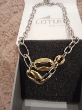 Collar Lotus  Caja y Bolsa Incluido