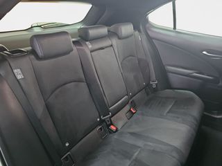 Lexus UX 2.0 250h Business