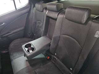 Lexus UX 2.0 250h Business