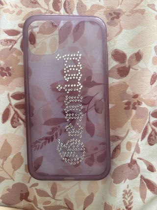 Funda iPhone 11 Morada con Brillantes