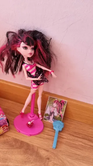 Muñecas Barbie, Nancy y Princesas