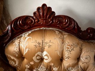 Sofá de 2 plazas estilo clásico