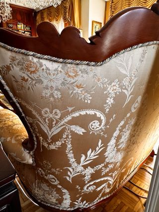 Sofá de 2 plazas estilo clásico