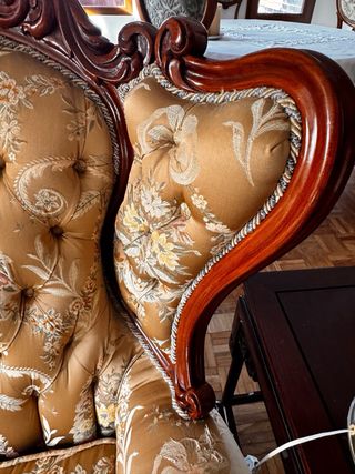 Sofá de 2 plazas estilo clásico