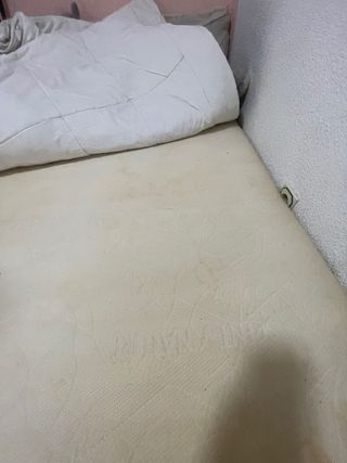 Colchón Pikolin con somier de 4 patas