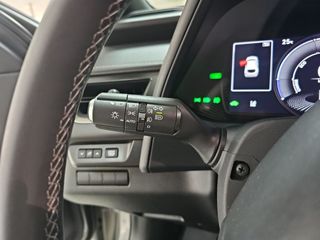 Lexus UX 2.0 250h Business