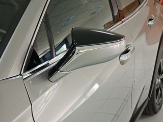 Lexus UX 2.0 250h Business