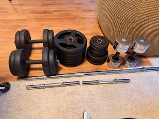 Pesas y barras de gimnasio