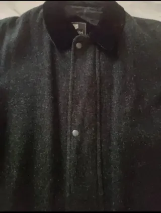 Abrigo de hombre gris oscuro