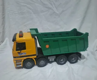 Camion Volquete Bruder
