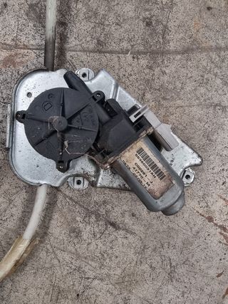 Elevalunas Jeep Cherokee KJ conductor