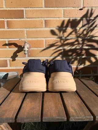 Zapatillas Adidas Ozelia Talla 38 Beige/Marrón