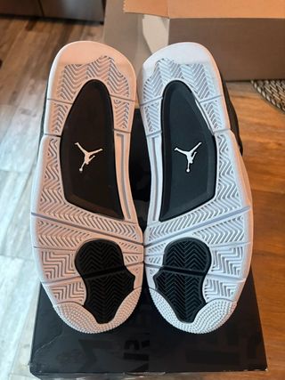 Jordan 4 Retro Fear 2024 Talla 37.5