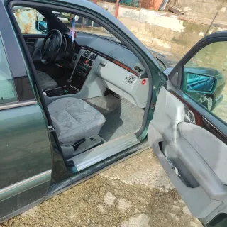 Mercedes-Benz Verde 7716 BJS