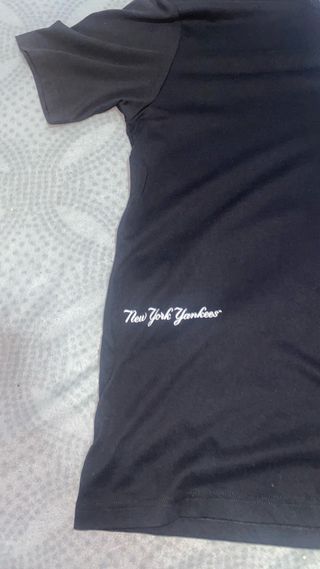 Camiseta New Era x Champion Negra