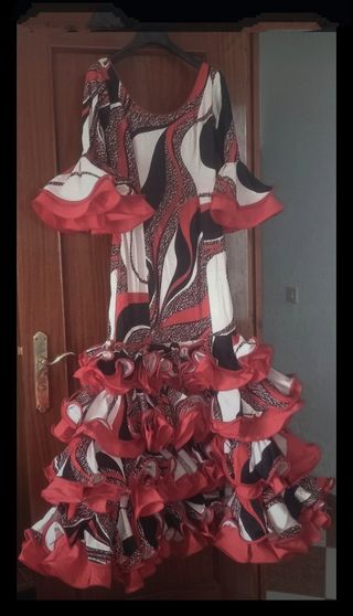 Vestido flamenco volantes estampado
