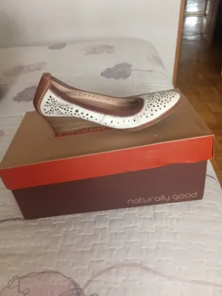 Zapatos Pikolinos Blancos y Marrones