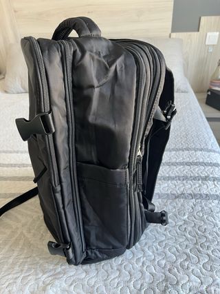 Mochila de viaje negra